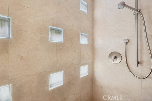 357 Coast S Boulevard, La Jolla CA: https://media.crmls.org/medias/19b75edb-b737-4185-b259-3623171e0c9b.jpg