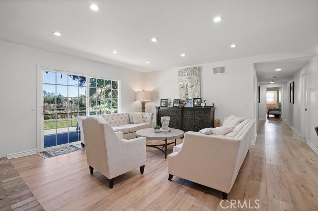 12446 Kenny Drive, Granada Hills CA: https://media.crmls.org/medias/19b7e19a-d696-46cc-aa0b-f92e6298eeb3.jpg
