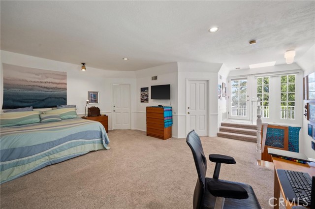 17034 Escalon Drive, Encino CA: https://media.crmls.org/medias/19b80e6a-58f7-446e-ade4-28ef6d3a138a.jpg