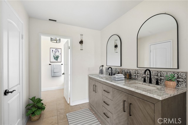 Detail Gallery Image 20 of 43 For 4404 San Blas, Woodland Hills,  CA 91364 - 3 Beds | 2/1 Baths