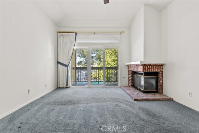 Detail Gallery Image 29 of 64 For 24436 Hampton Dr #C,  Valencia,  CA 91355 - 2 Beds | 2/1 Baths