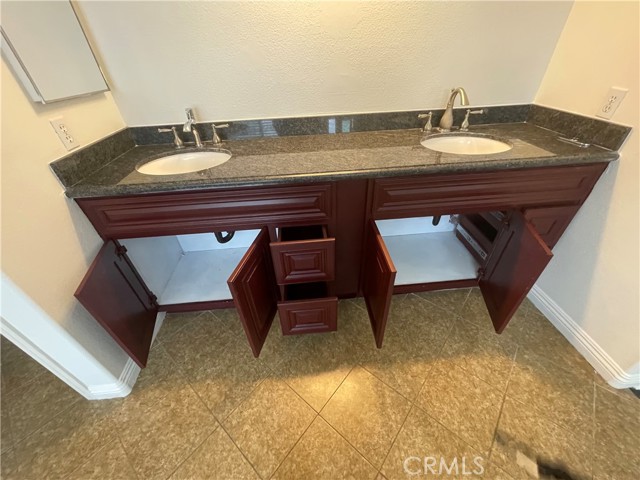 Detail Gallery Image 38 of 51 For 16359 Skyridge Dr, Riverside,  CA 92503 - 4 Beds | 3 Baths
