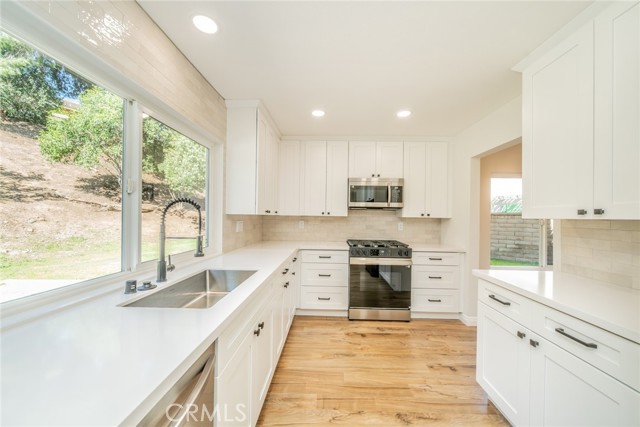 Detail Gallery Image 12 of 65 For 3 Wild West Cir, Phillips Ranch,  CA 91766 - 3 Beds | 3 Baths