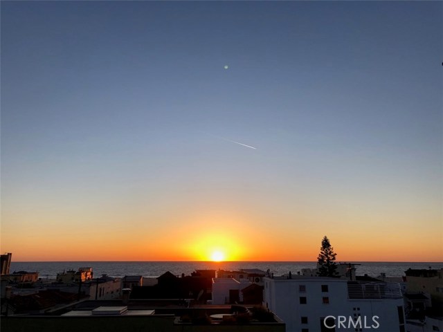 161 1st Court, Hermosa Beach, California 90254, 3 Bedrooms Bedrooms, ,3 BathroomsBathrooms,Residential,Sold,1st,SB18066739