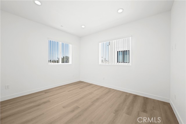 1039 W 43rd Street, Los Angeles CA: https://media.crmls.org/medias/19bae432-ec69-4cdc-a629-4ca5d733d050.jpg