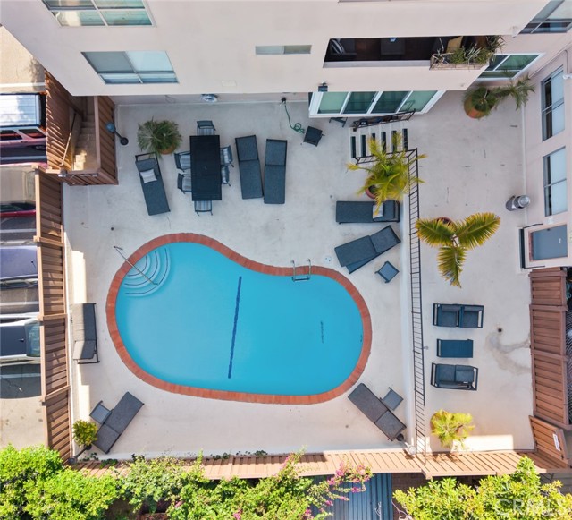 Detail Gallery Image 25 of 35 For 1010 Palm Ave #207,  West Hollywood,  CA 90069 - 2 Beds | 2 Baths