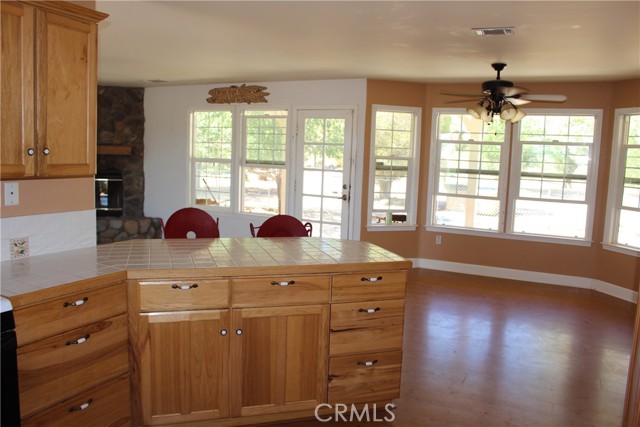30875 Morningside Street, Lucerne Valley CA: https://media.crmls.org/medias/19bbfde9-bf2f-4910-8514-9df118aacf82.jpg