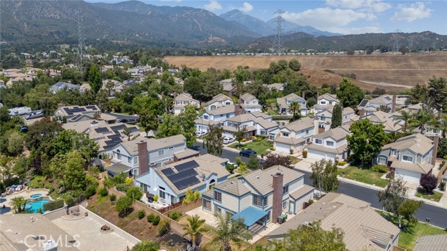 5795 Blackbird Lane, La Verne CA: https://media.crmls.org/medias/19bc18fd-58ed-4add-b632-647db2f2b2d4.jpg