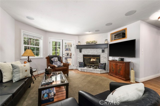 Detail Gallery Image 7 of 44 For 447 Bay View Dr, Lake Arrowhead,  CA 92352 - 4 Beds | 3 Baths