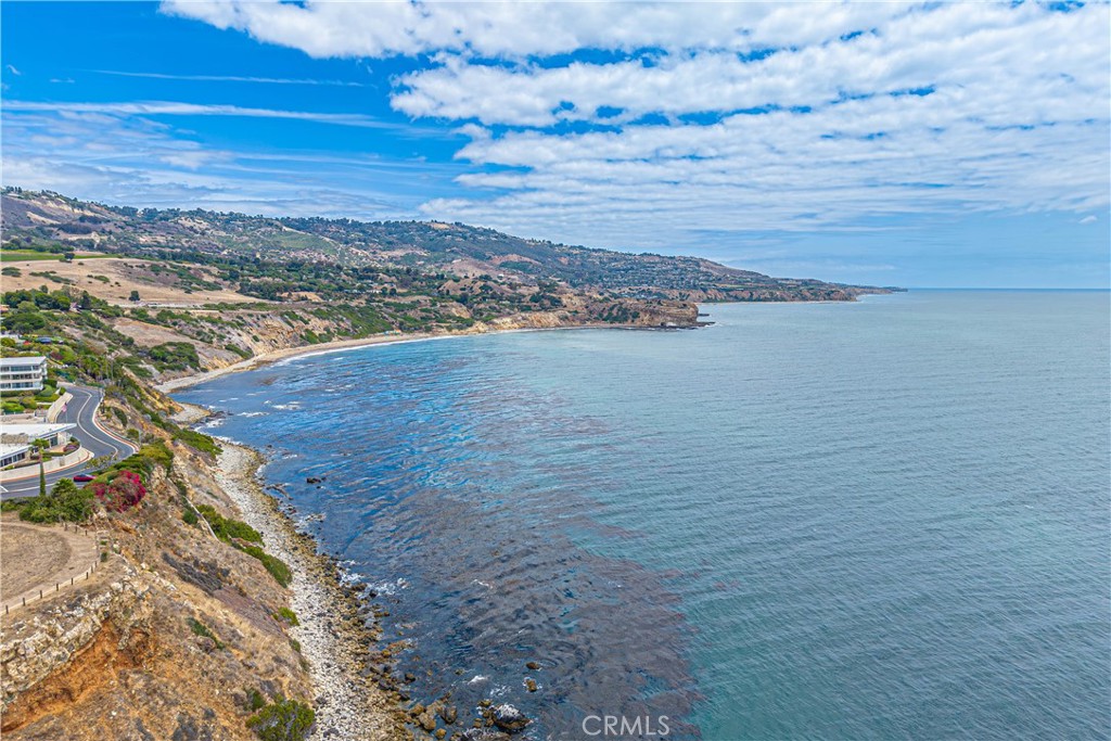 https://media.crmls.org/medias/19bcee02-4795-4425-ac37-f3399d015428.jpg?preset=X-Large