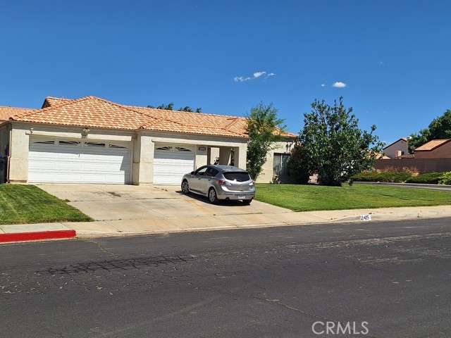 Detail Gallery Image 2 of 18 For 12415 5th Ave, Victorville,  CA 92395 - 3 Beds | 2 Baths