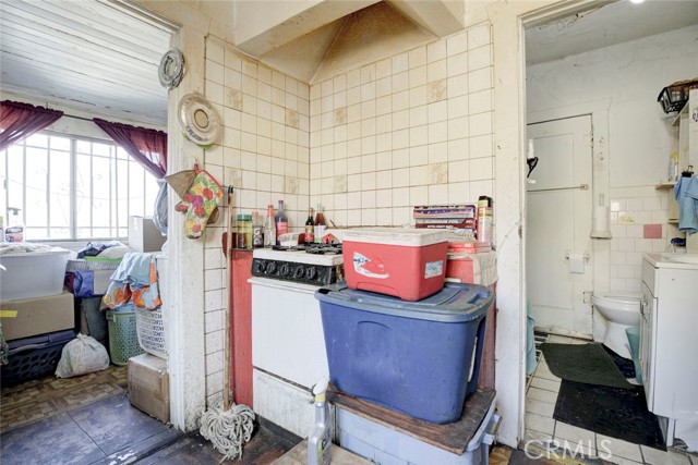 Detail Gallery Image 5 of 21 For 6153 Garrison Dr, Los Angeles,  CA 90042 - 2 Beds | 1 Baths