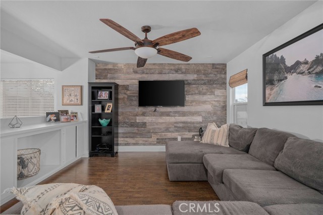 Detail Gallery Image 25 of 53 For 3547 Hawthorne Dr, Corona,  CA 92881 - 3 Beds | 2/1 Baths