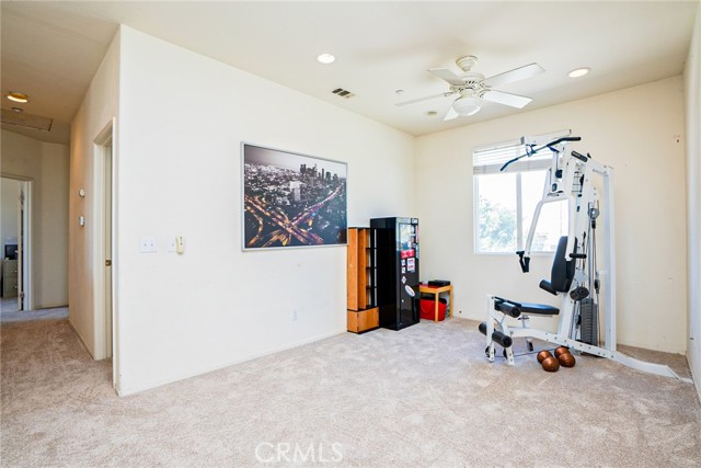 15138 Holiday Drive, Fontana CA: https://media.crmls.org/medias/19bde577-0746-4a5f-9399-baff5247b95f.jpg