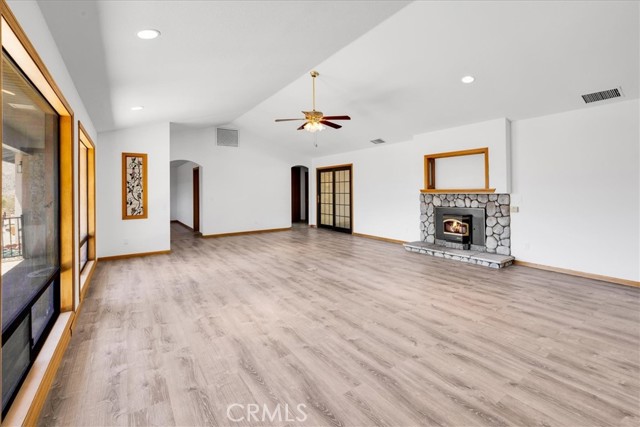 8397 Uphill Road, Joshua Tree CA: https://media.crmls.org/medias/19be177f-6750-40bb-90c5-39442cf7f9e0.jpg
