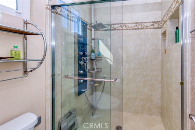 Detail Gallery Image 12 of 28 For 15137 Magnolia a,  Sherman Oaks,  CA 91403 - 3 Beds | 3 Baths