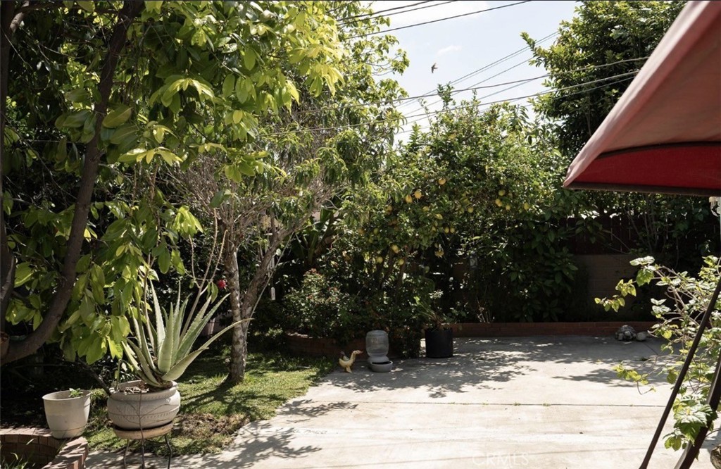 https://media.crmls.org/medias/19bf5626-9d9d-4968-8530-8a34605c2173.jpg?preset=X-Large