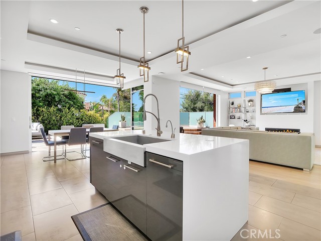 2707 Poinsettia Avenue, Manhattan Beach, California 90266, 5 Bedrooms Bedrooms, ,6 BathroomsBathrooms,Residential,Sold,Poinsettia,SB21160118