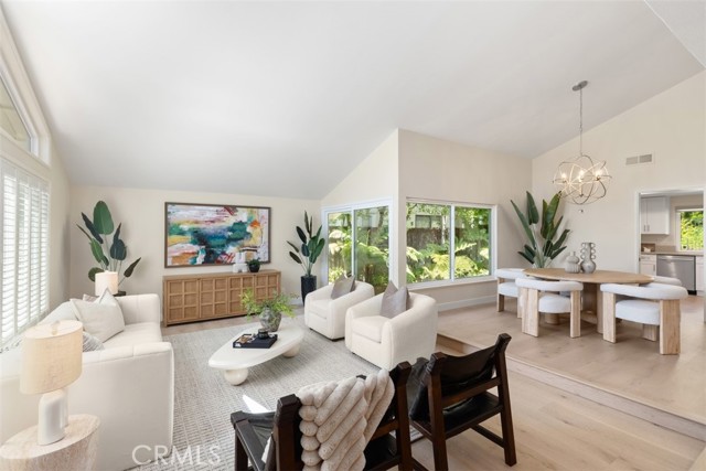 17 Silver Crescent, Irvine CA: https://media.crmls.org/medias/19c0d6b2-e1a4-44ef-9d93-44c7825d0a09.jpg