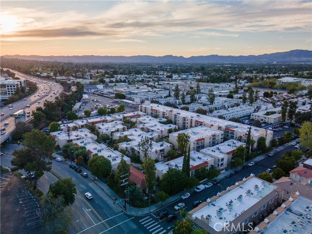 Detail Gallery Image 24 of 29 For 18307 Burbank Bld #48,  Tarzana,  CA 91356 - 2 Beds | 2 Baths