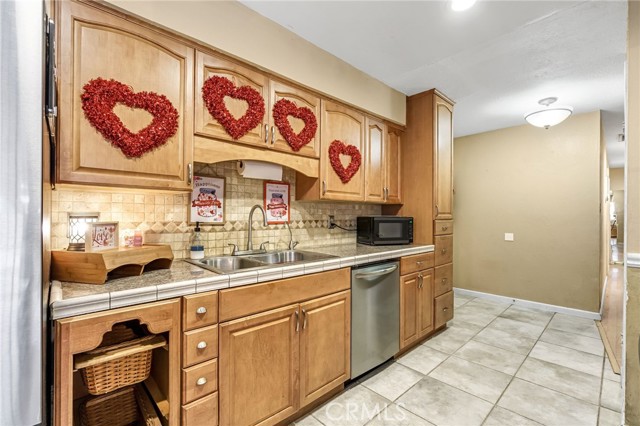 Detail Gallery Image 14 of 27 For 3849 N Stanford, Fresno,  CA 93727 - 3 Beds | 2 Baths