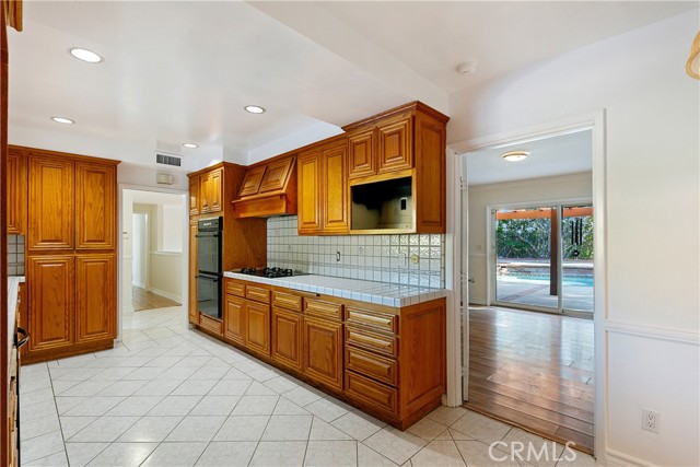 Detail Gallery Image 21 of 52 For 22046 Parthenia St, West Hills,  CA 91304 - 3 Beds | 2 Baths