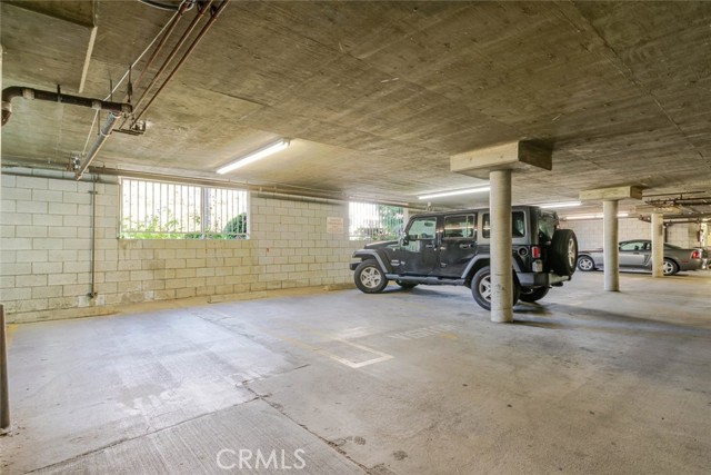 Detail Gallery Image 11 of 36 For 4430 Noble Ave #202,  Sherman Oaks,  CA 91403 - 2 Beds | 2 Baths