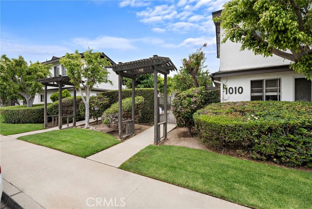 Detail Gallery Image 3 of 10 For 1010 Valencia St, Costa Mesa,  CA 92626 - – Beds | – Baths