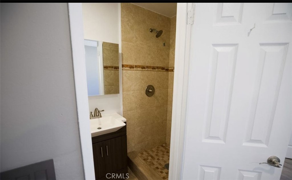 https://media.crmls.org/medias/19c3eb3f-3071-45c2-82f9-7d44957dbcce.jpg?preset=X-Large
