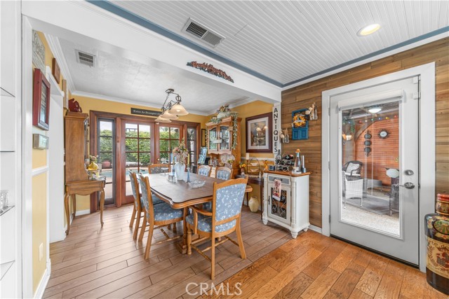 2033 E Duell Street, Glendora CA: https://media.crmls.org/medias/19c44712-8873-4985-9d26-9def9a7b4369.jpg