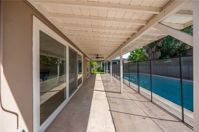 Detail Gallery Image 29 of 35 For 23000 Brenford Street, Woodland Hills,  CA 91364 - 4 Beds | 4 Baths