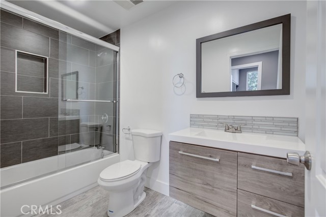 3626 S Cimarron Street, Los Angeles CA: https://media.crmls.org/medias/19c791e9-f957-4752-b182-62a844d32466.jpg