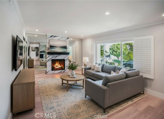 Detail Gallery Image 7 of 22 For 3551 Westfall Dr, Encino,  CA 91436 - 4 Beds | 2/2 Baths