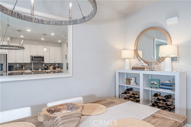 19209 Tideline Court, Huntington Beach CA: https://media.crmls.org/medias/19c7ccf5-a675-435d-b42d-060cd034a4d8.jpg