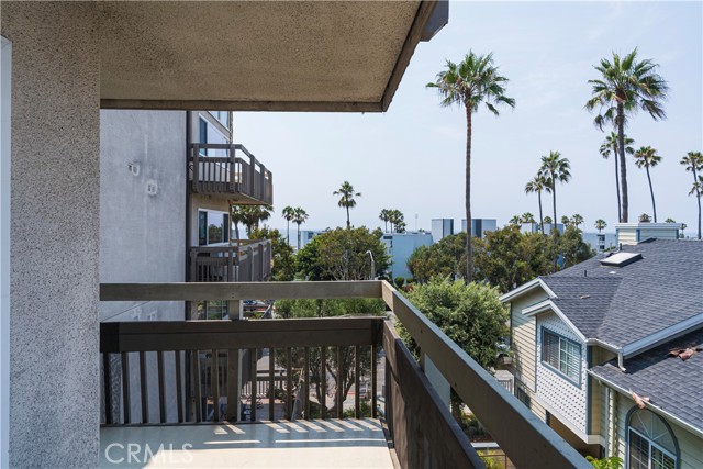 Detail Gallery Image 7 of 34 For 230 S Catalina Ave #303,  Redondo Beach,  CA 90277 - 2 Beds | 2 Baths