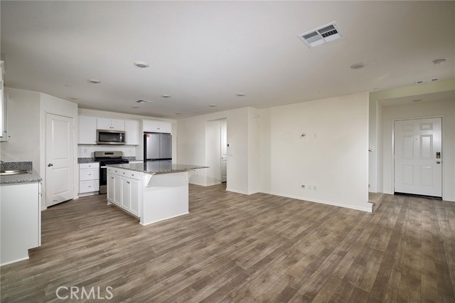 Detail Gallery Image 3 of 18 For 28389 Barracuda Ct, Winchester,  CA 92596 - 3 Beds | 2/1 Baths