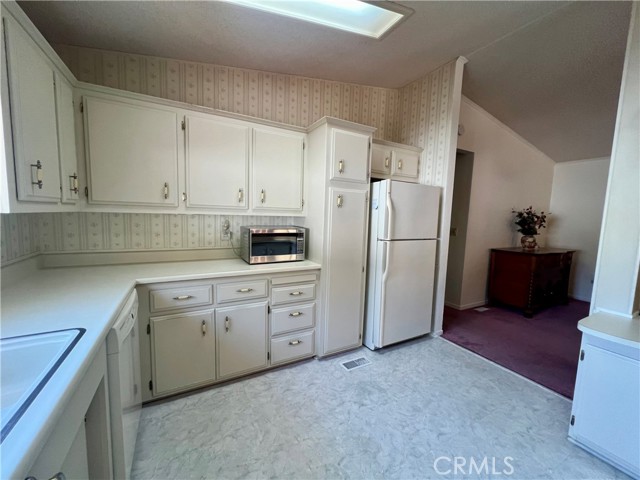39737 Road 274, Bass Lake CA: https://media.crmls.org/medias/19c7f4b3-618a-4d74-94c1-16b4a90e9417.jpg