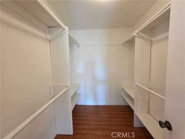 Detail Gallery Image 11 of 27 For 13963 Riverside, Sherman Oaks,  CA 91423 - 2 Beds | 2/1 Baths