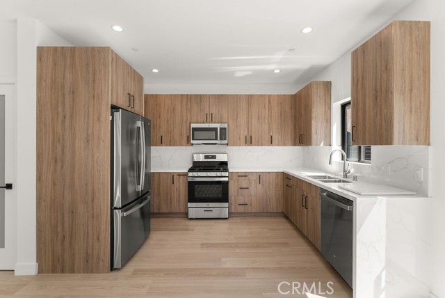 2155 Glenada Avenue, Montrose CA: https://media.crmls.org/medias/19c8bbd6-c525-4d91-b496-f5a07bdad494.jpg