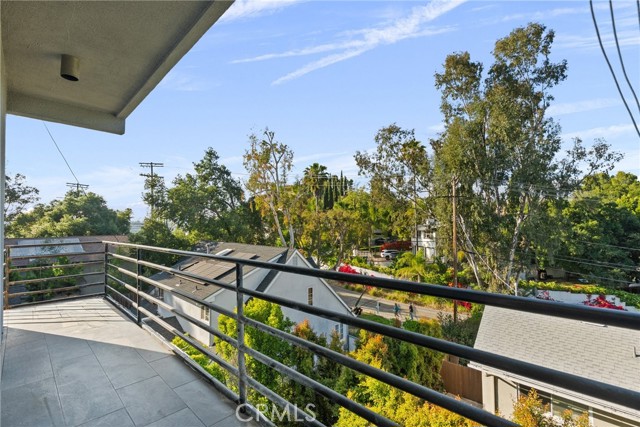 Detail Gallery Image 59 of 60 For 21329 Mulholland Dr, Woodland Hills,  CA 91364 - 5 Beds | 5 Baths