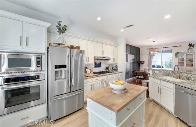 Detail Gallery Image 6 of 26 For 16410 W Nicklaus Dr #143,  Sylmar,  CA 91342 - 3 Beds | 3 Baths