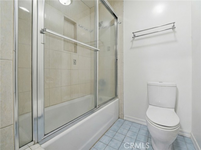 Detail Gallery Image 19 of 25 For 6545 Dos Rios Rd, Downey,  CA 90240 - 5 Beds | 3 Baths