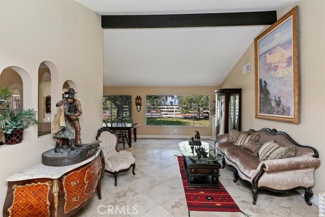 Detail Gallery Image 3 of 56 For 2386 Hialeah Cir, Norco,  CA 92860 - 4 Beds | 2 Baths