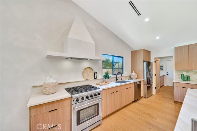 5534 Pattilar Avenue, Woodland Hills CA: https://media.crmls.org/medias/19ca4ece-36ab-480a-822b-327214cd6615.jpg