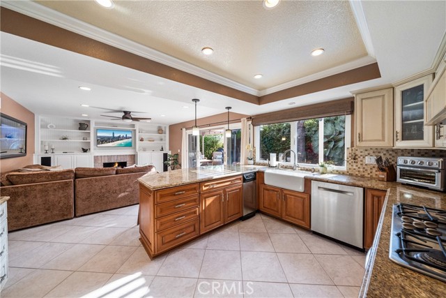 Detail Gallery Image 17 of 42 For 20531 Paisley Ln, Huntington Beach,  CA 92646 - 4 Beds | 3 Baths