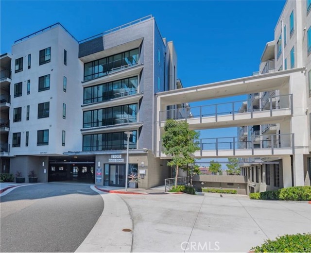 Front Image Thumbnail for CROC26087591