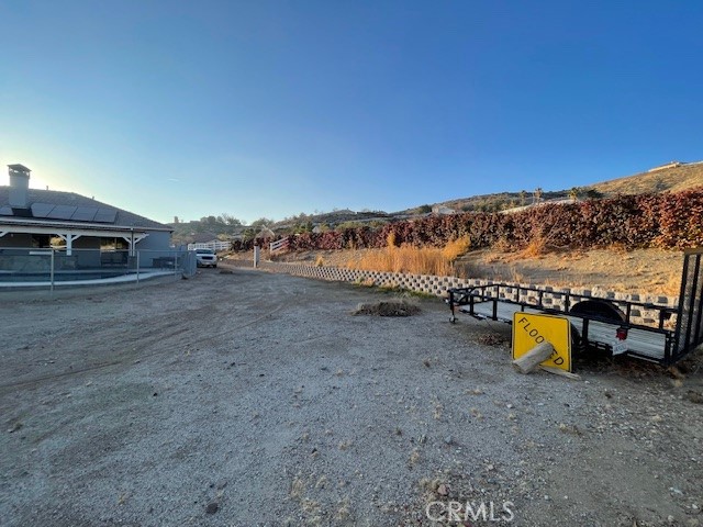 Large drive through side yard