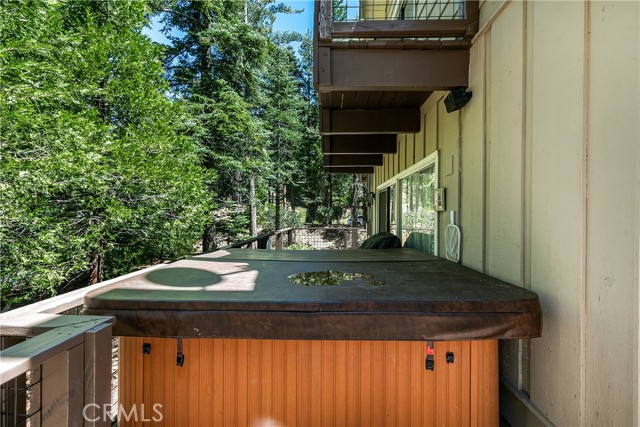 Detail Gallery Image 12 of 34 For 568 Grass Valley Rd, Lake Arrowhead,  CA 92352 - 4 Beds | 2 Baths