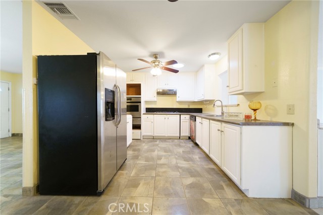 Detail Gallery Image 23 of 58 For 11020 Viento Pl, Apple Valley,  CA 92308 - 5 Beds | 3 Baths