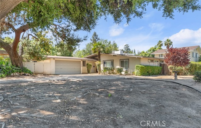1204 San Jacinto, Redlands CA: https://media.crmls.org/medias/19cc617e-549a-4e06-8fc4-b6baef2efb5f.jpg